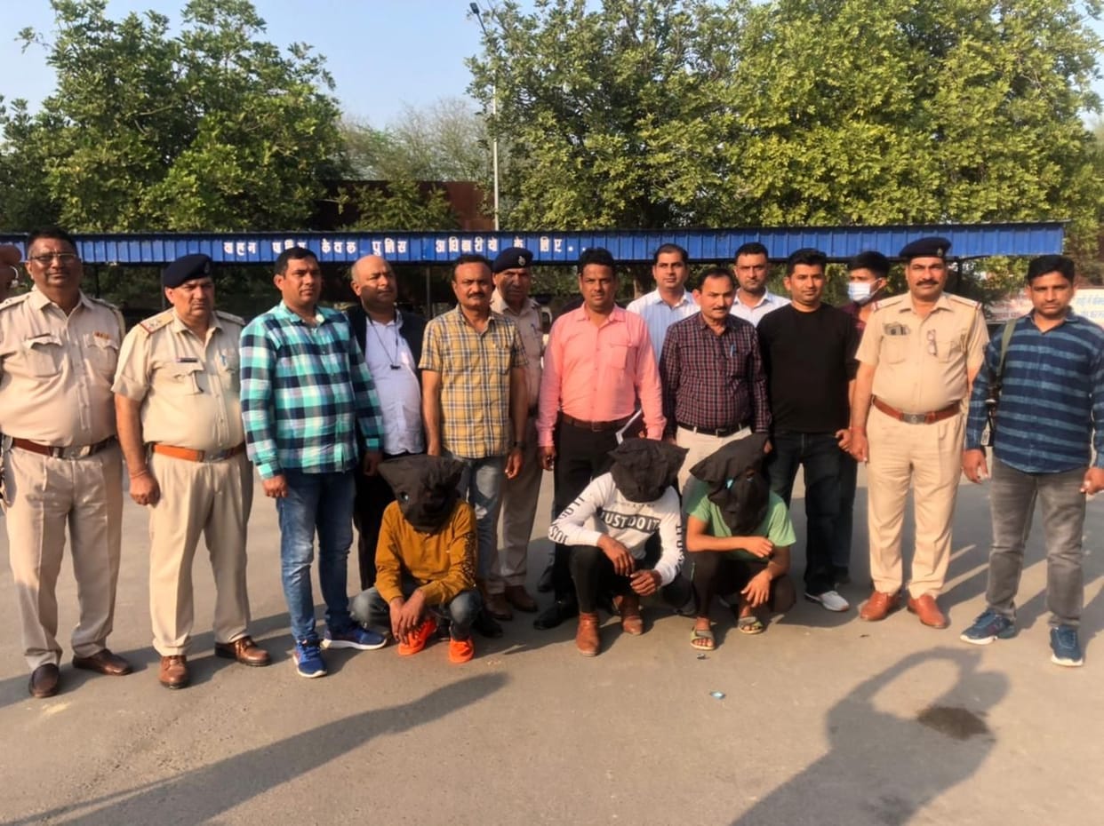 Threats to shoot directly coming to the seller even after the arrest of three accused for demanding extortion