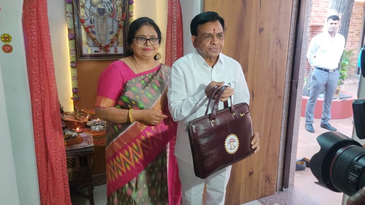 MP Budget 2022: Finance Minister Jagdish Deora will present the budget for the second time, the government is preparing to cater to all sections