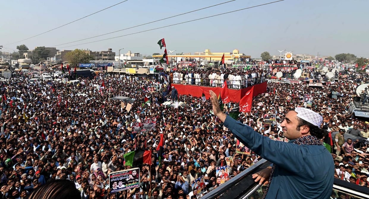 Imran Khan and his party Pakistan Tehreek-e-Insaf worried with opposition solidarity and vote motion of confidence