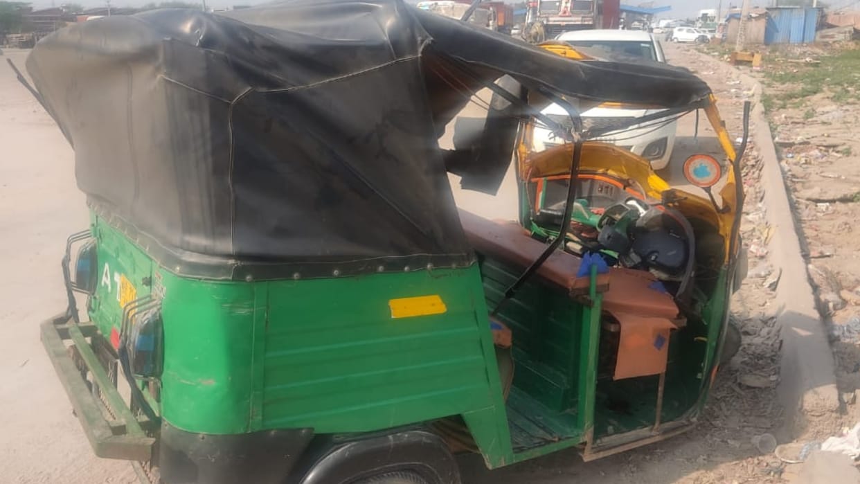 Faridabad canter hits auto one woman died three other seriously injured