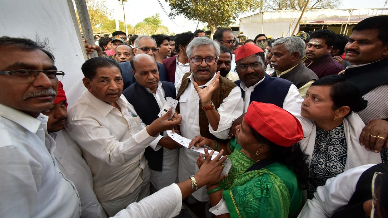 Prayagraj: VVPAT slip found in the box near the counting strong room