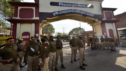 Prayagraj News :  मतगणना स्थल मुंडेरा मंडी।
