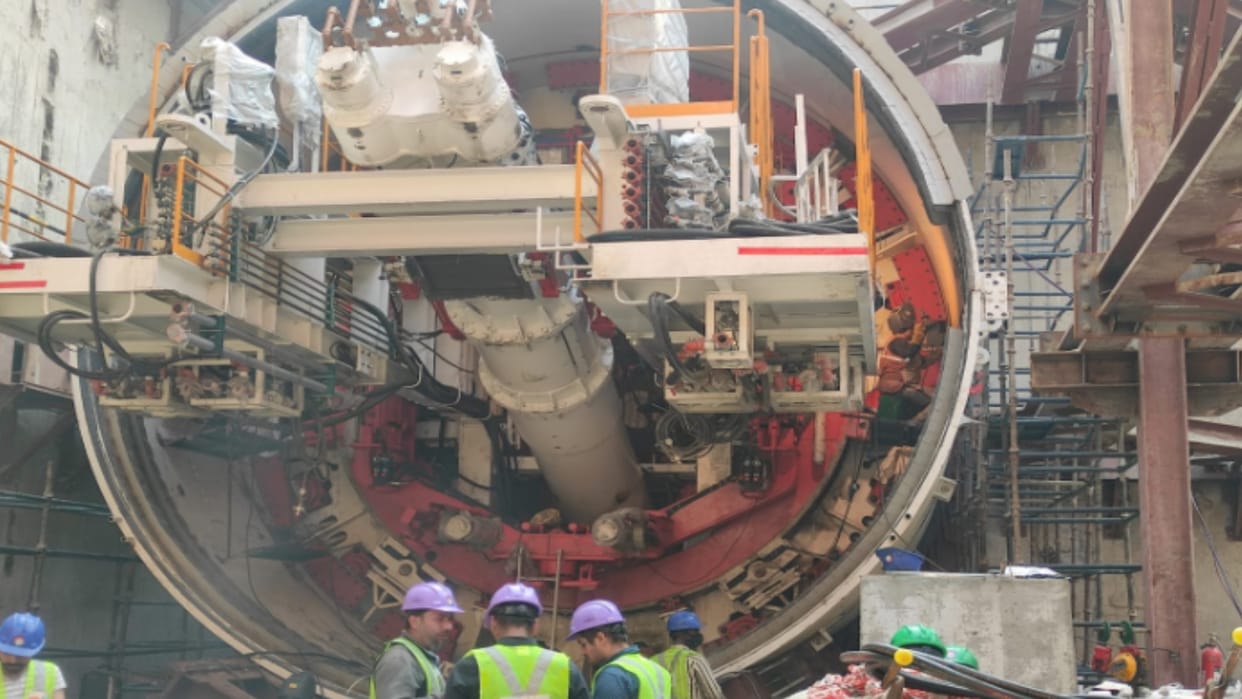 Big machines from Gujarat lend up in Meerut