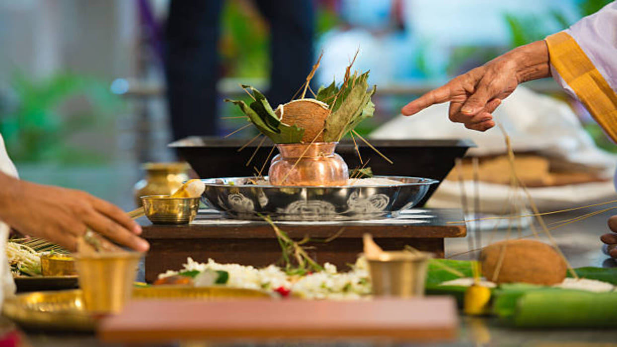 Astro Tips easy ways to please navgrah in kundali to solve money problem