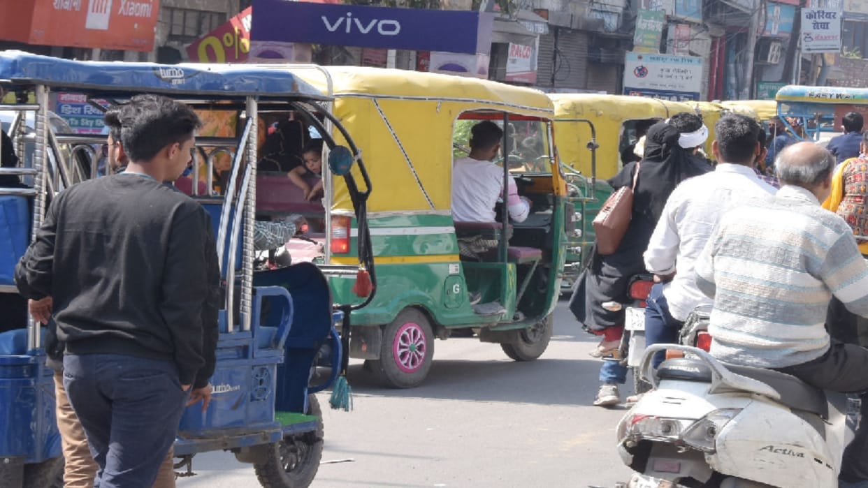 E-rickshaws and autos will be in different colors on every route in Saharanpur district of UP
