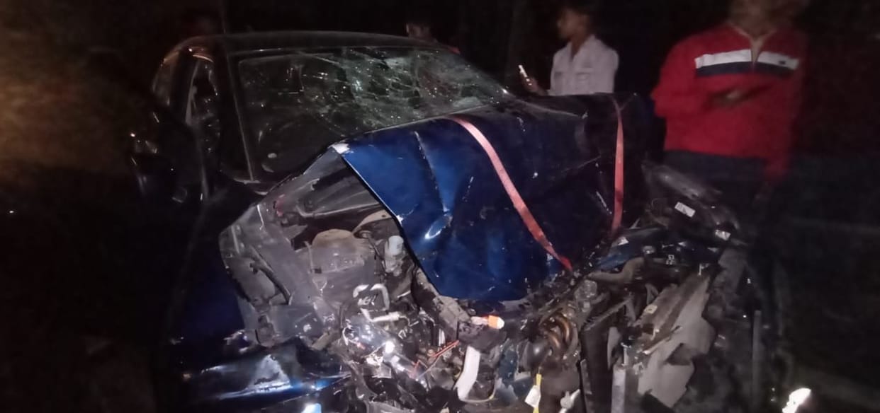 Truck rammed into the car of the bridesmaids, four injured