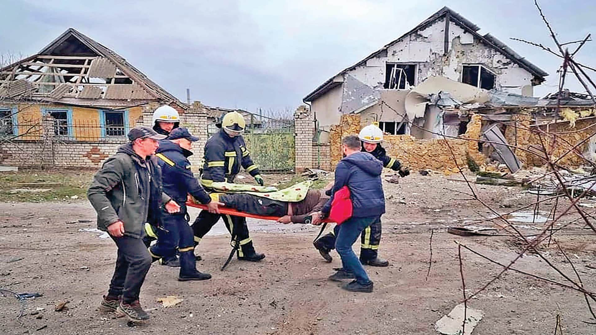 Ukraine Russia War Updates : shelling in outskirts of Kyiv, power plant destroyed, oil depot ashes, dogs plucking dead bodies lying on the roads