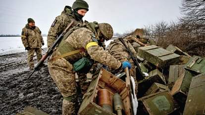 Ukraine Russia War Russia decides to ban exports of cars and auto parts among more than 200 products