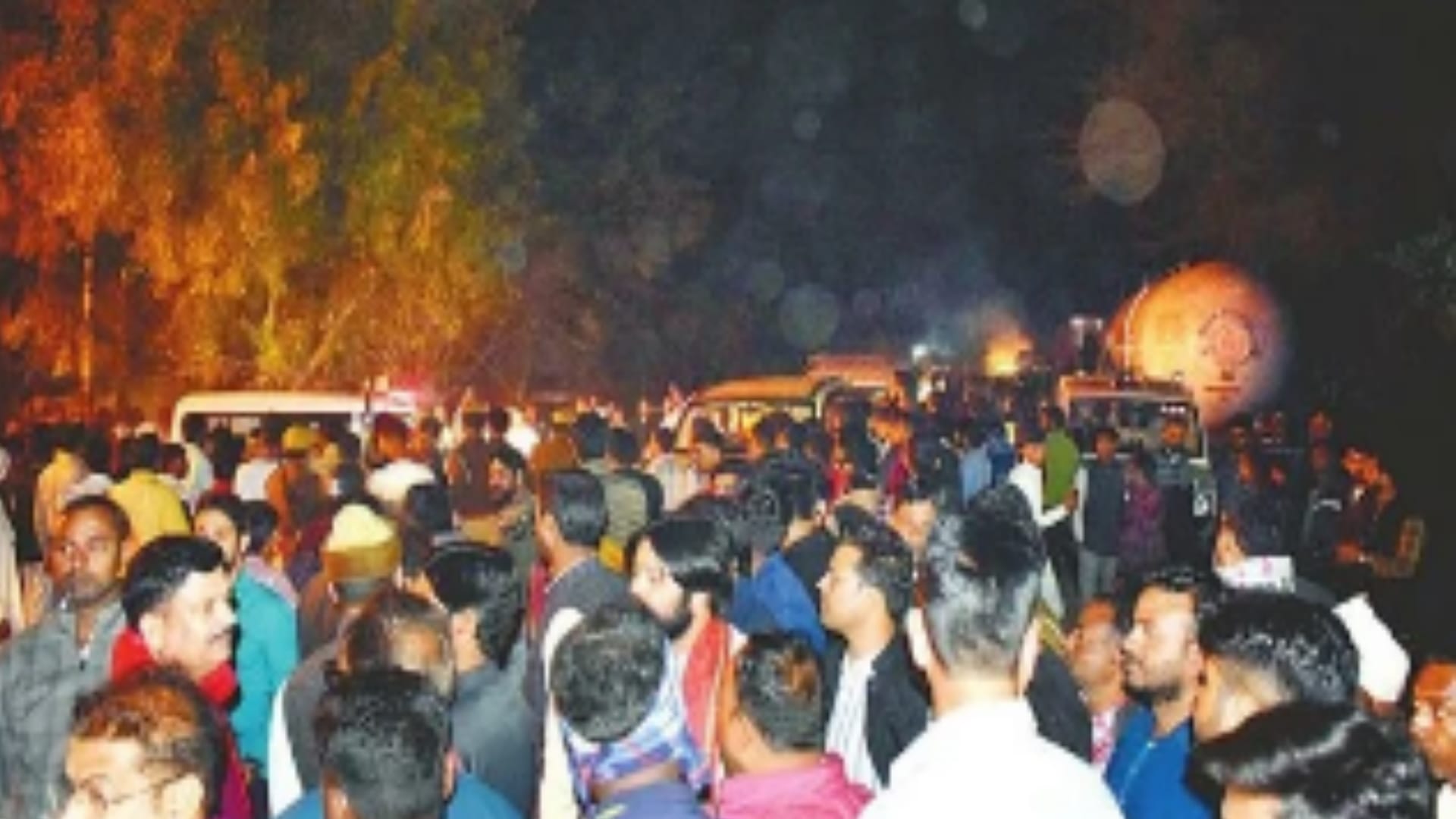UP Election Result Akhilesh Yadav Appeal Samajwadi Party supporters gathered near evms in many place created Ruckus see photos