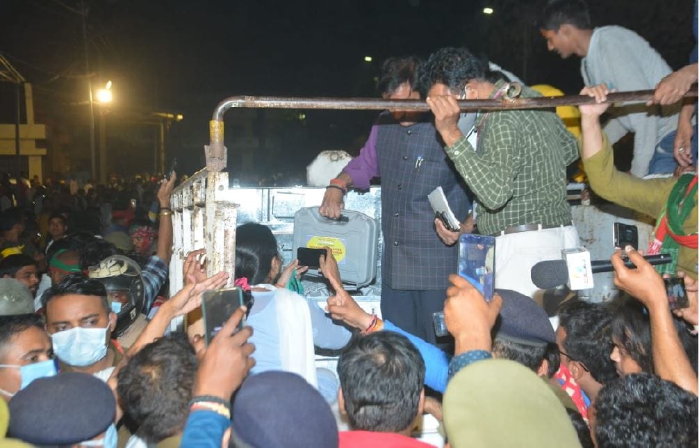 EVM Controversy Varanasi Election Commission suspends ADM supply NK Singh discussion from varanasi to Lucknow