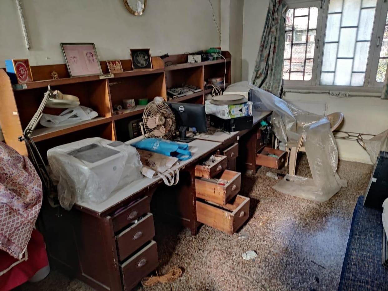 Goods stolen by breaking locks of electronics workshop