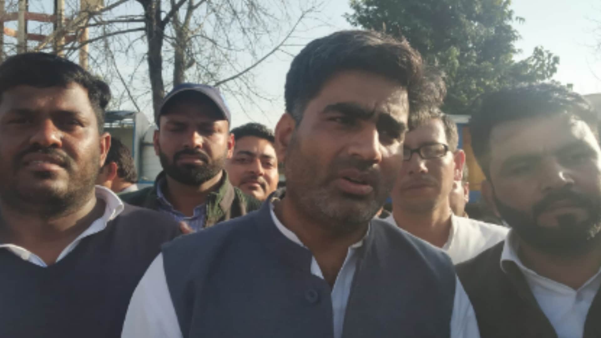 UP Election Result 2022 interesting contest between BJP candidate Sangeet Som and Atul Pradhan of Samajwadi party on Sardhana seat