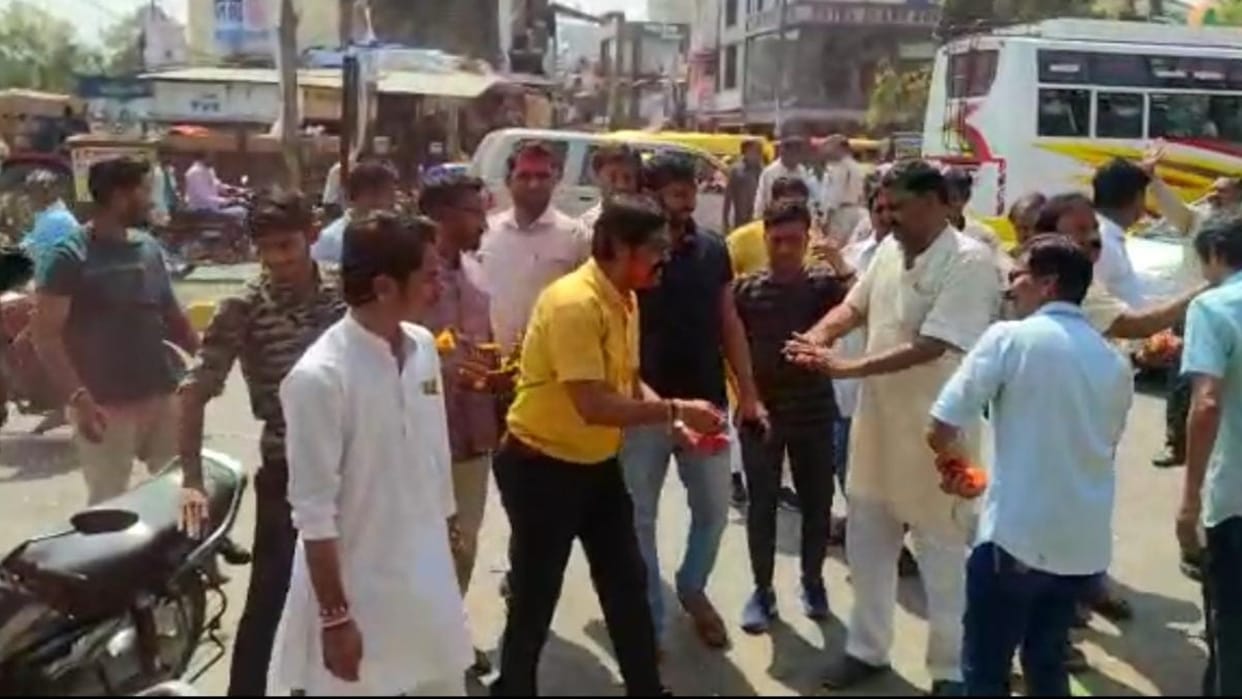 Madhya Pradesh: BJP ahead in election results of 4 states, workers danced happily in CM's home district, celebrated