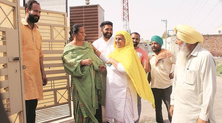 Punjab Poll 2022 AAP crosses majority mark with Bhagwant Maan see journey from Comedy King to Chief Ministers chair