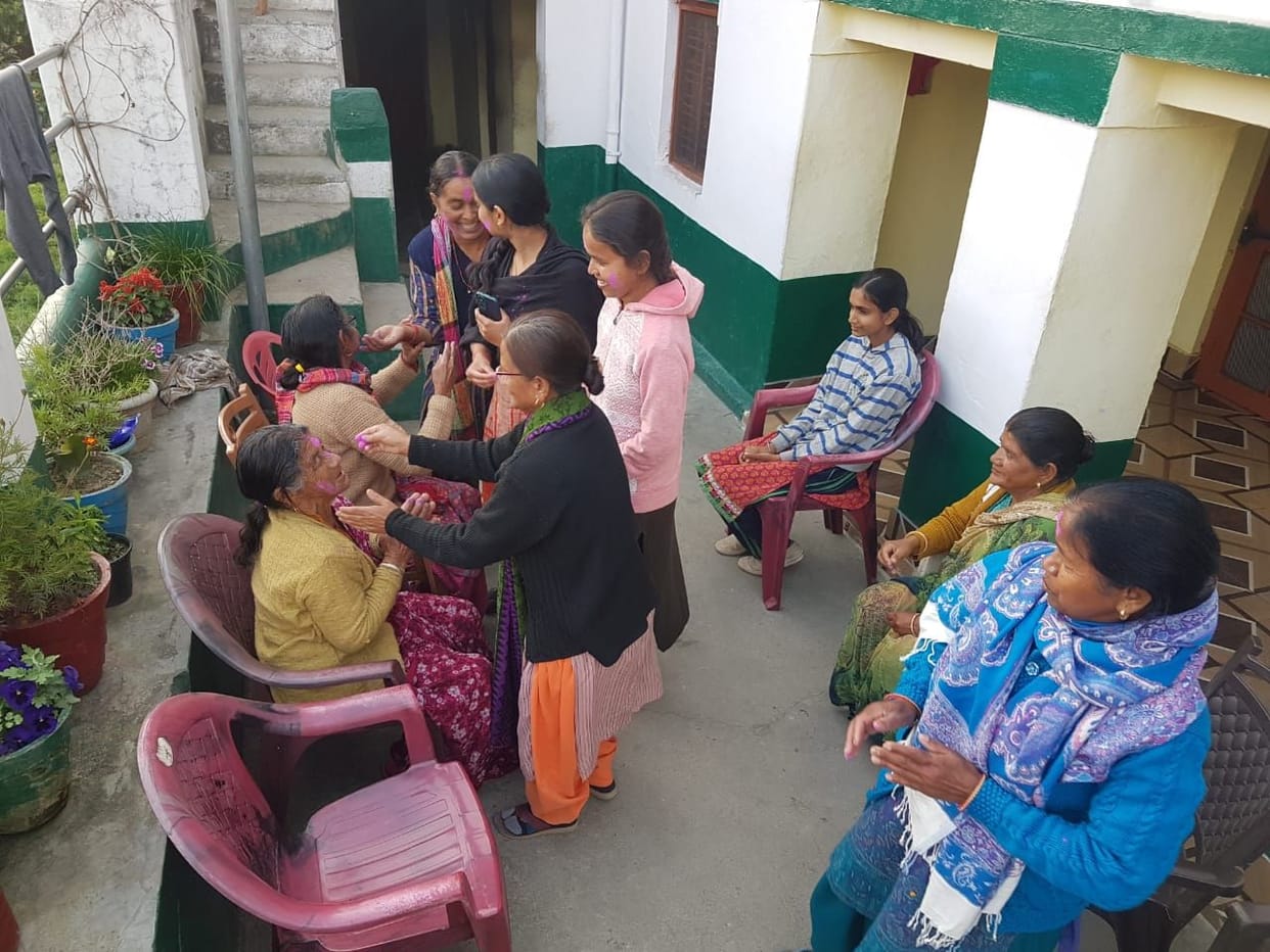 Celebration of victory celebrated in Panchur village of Chief Minister Yogi