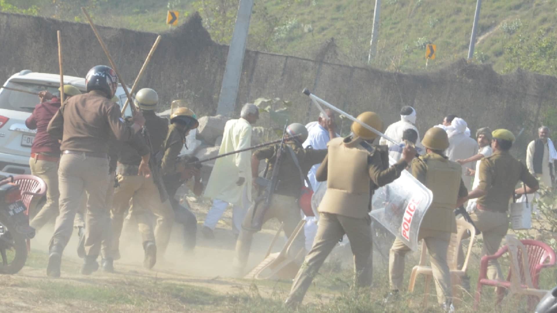 Up Chunav Result Baghpta, Baghpat Bawal : RLD Supporters rucks baraut seat, Alleging disturbances at the counting center, RLD workers pelted stones fiercely