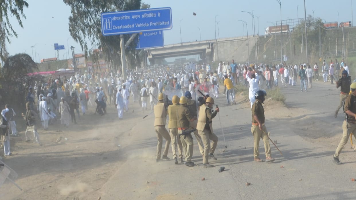 Up Chunav Result Baghpta, Baghpat Bawal : RLD Supporters rucks baraut seat, Alleging disturbances at the counting center, RLD workers pelted stones fiercely