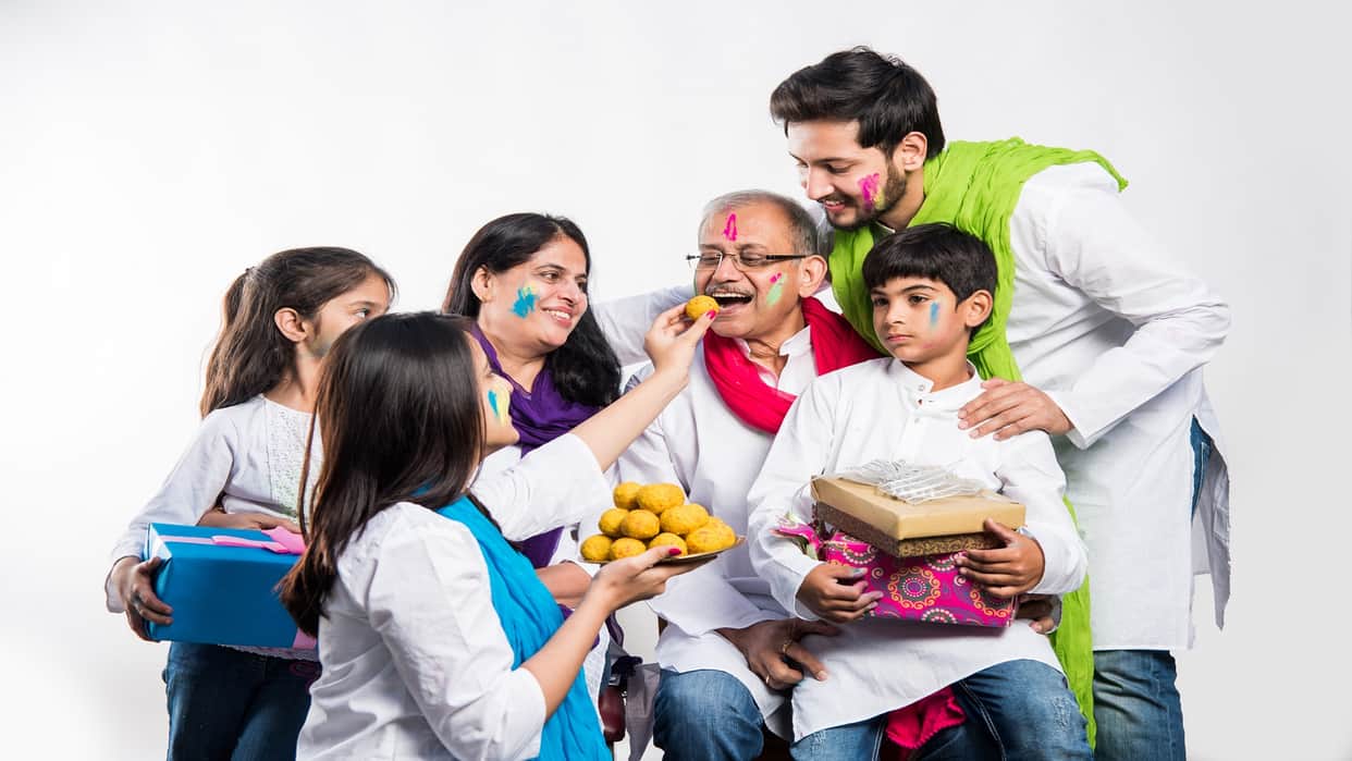 Holi 2024 Shopping List For Holi Ka Saman in hindi