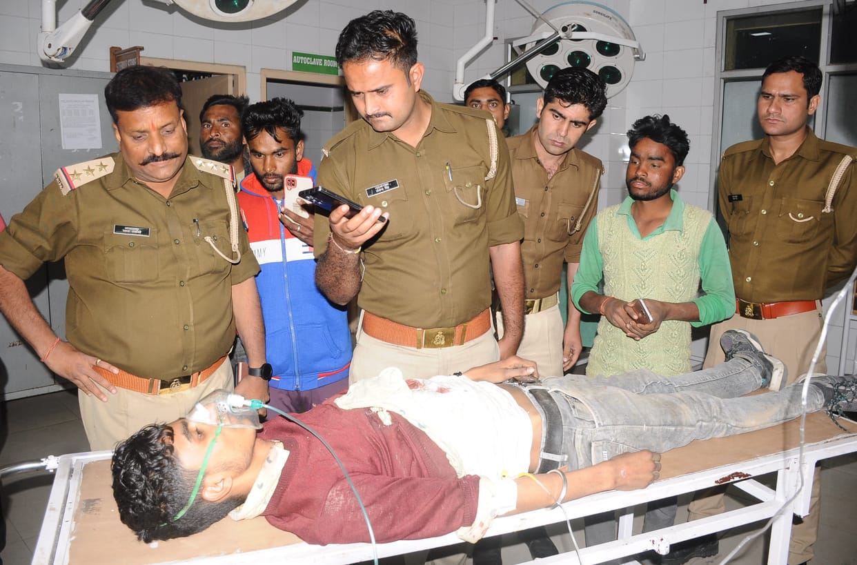 Youth shot in protest against robbery, condition critical