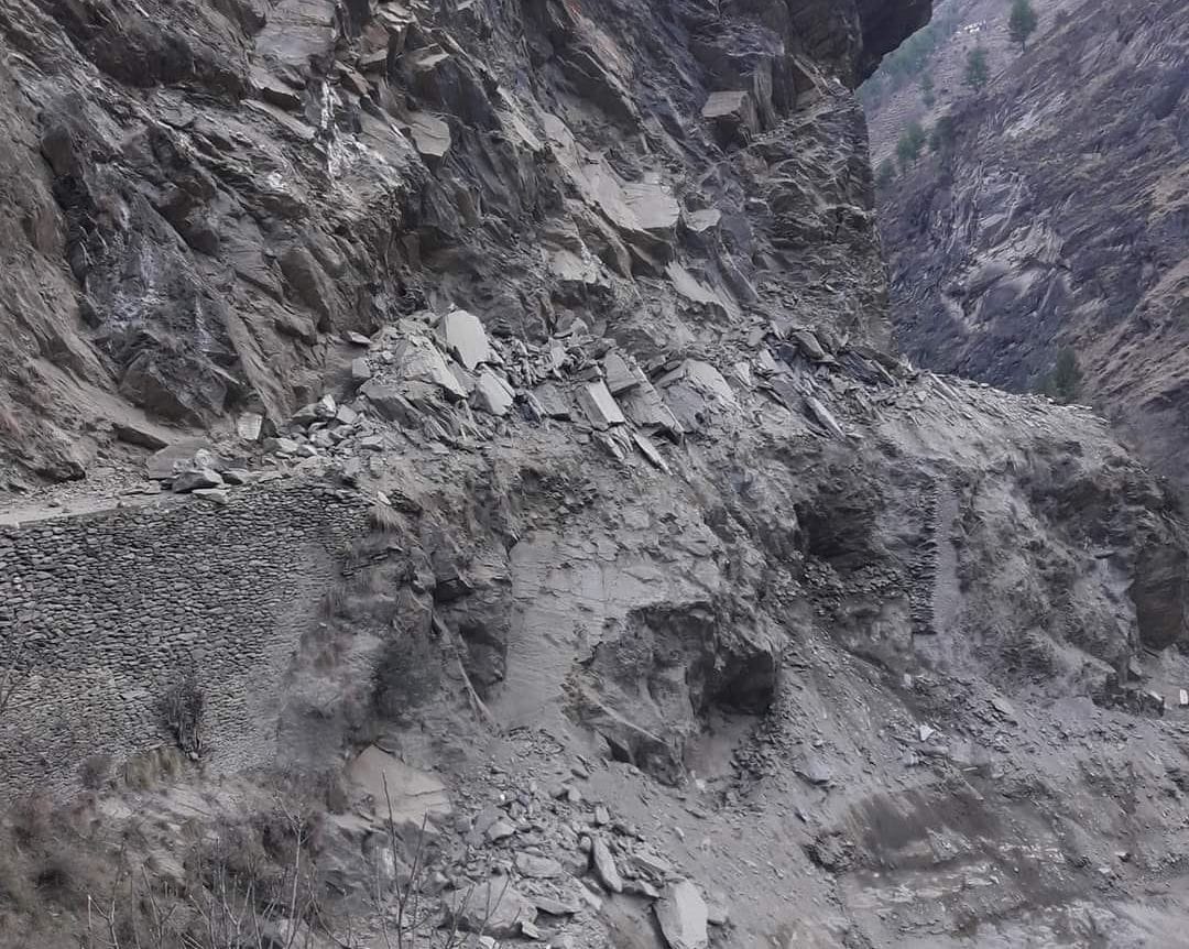 Luna-Chhatrari road closed due to landslide in Kodla