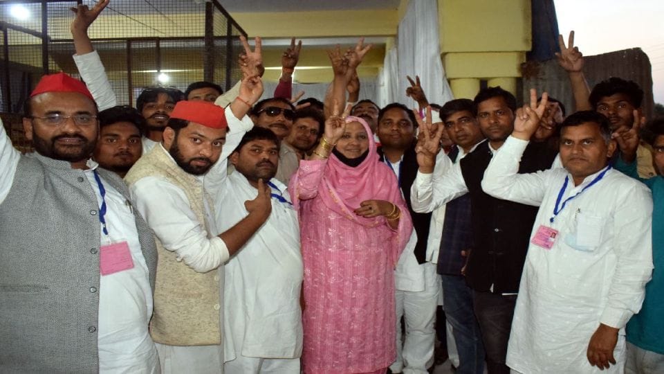 up kasganj election result bjp won kasganj and amanpur samajwadi party win patiyali seat