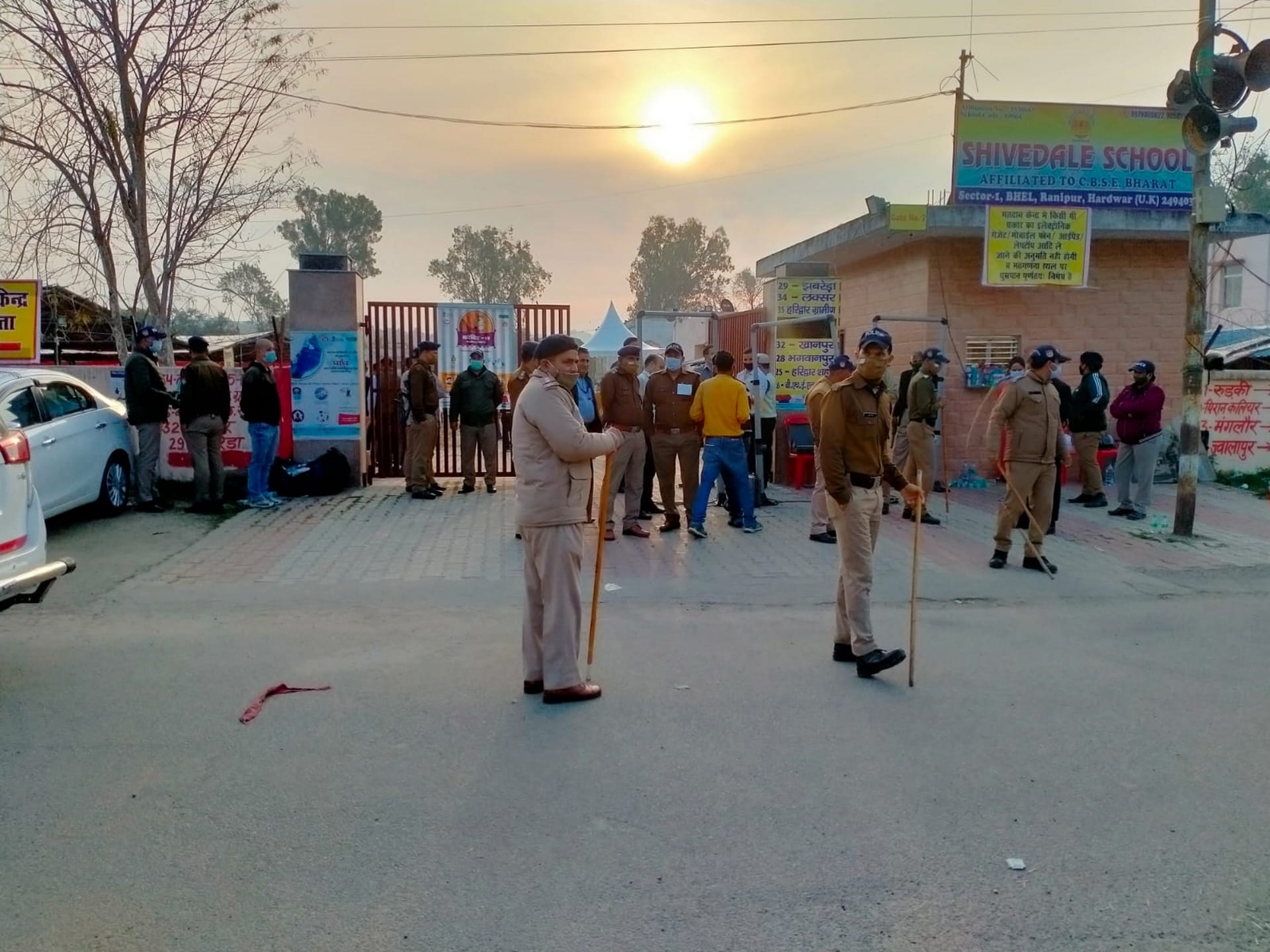 Uttarakhand election results 2022: Eager to know the results, leaders and staff gathered at the counting site, photos