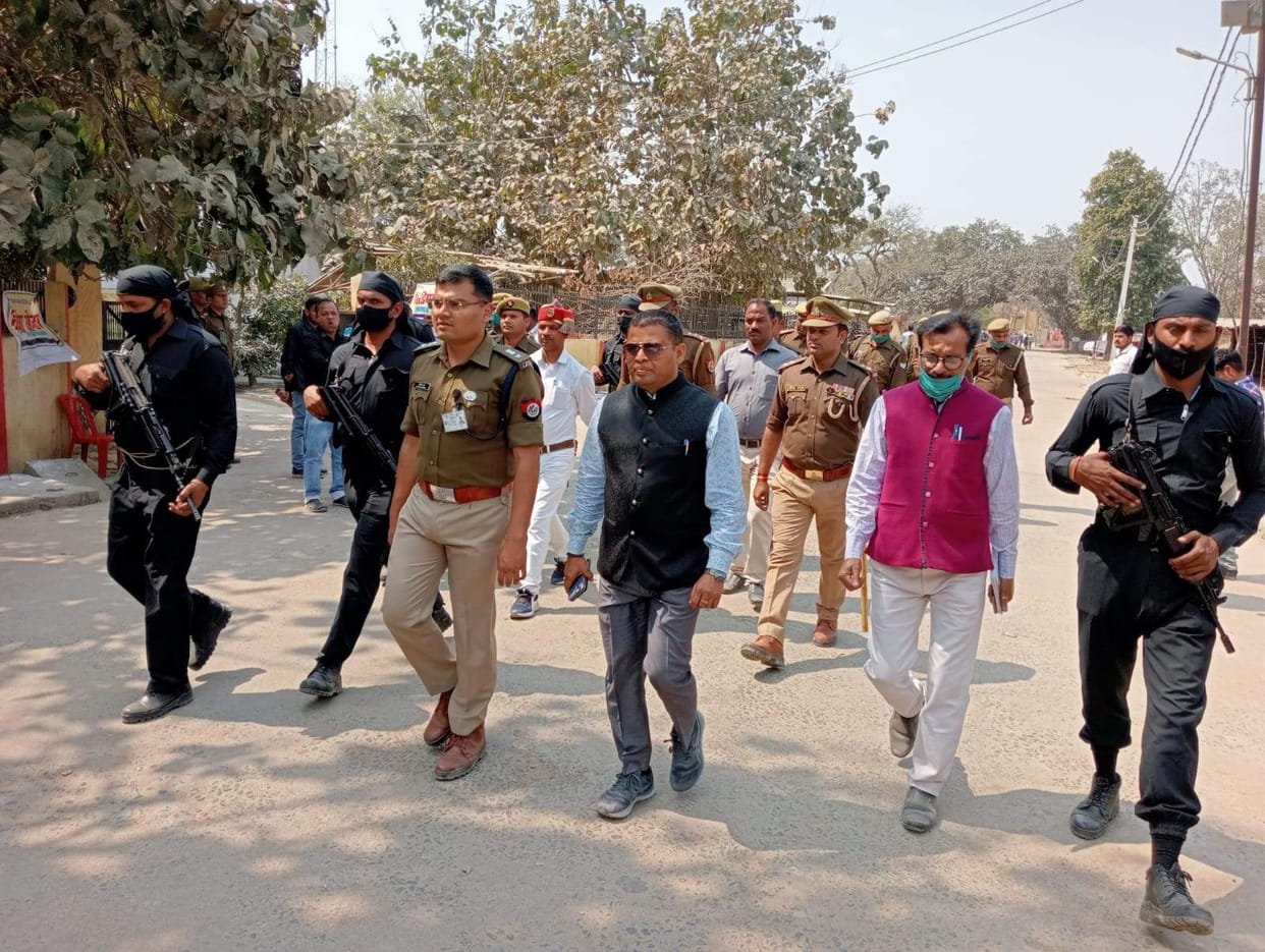 auraiya news,Officers kept an eye on every activity