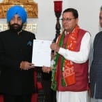 सीएम धामी ने राज्यपाल को सौंपा इस्तीफा