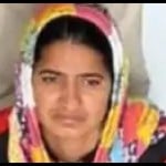 पुलिस गिरफ्त में आरोपी युवती।