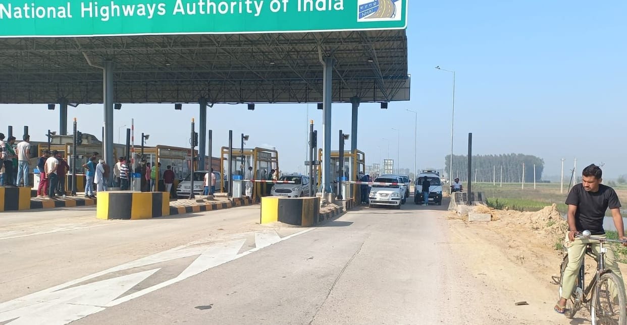 Jharoth Toll: Monthly pass fee should be Rs 150 instead of 285