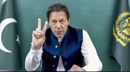 Imran Khan: अदालत में इमरान ने सुनाई अपनी दास्तां, बोले- मुझे बेहोश होने तक पीटा, अब तक 1400 उपद्रवी गिरफ्तार Imran Khan released on Supreme order and said I was beaten till I fainted