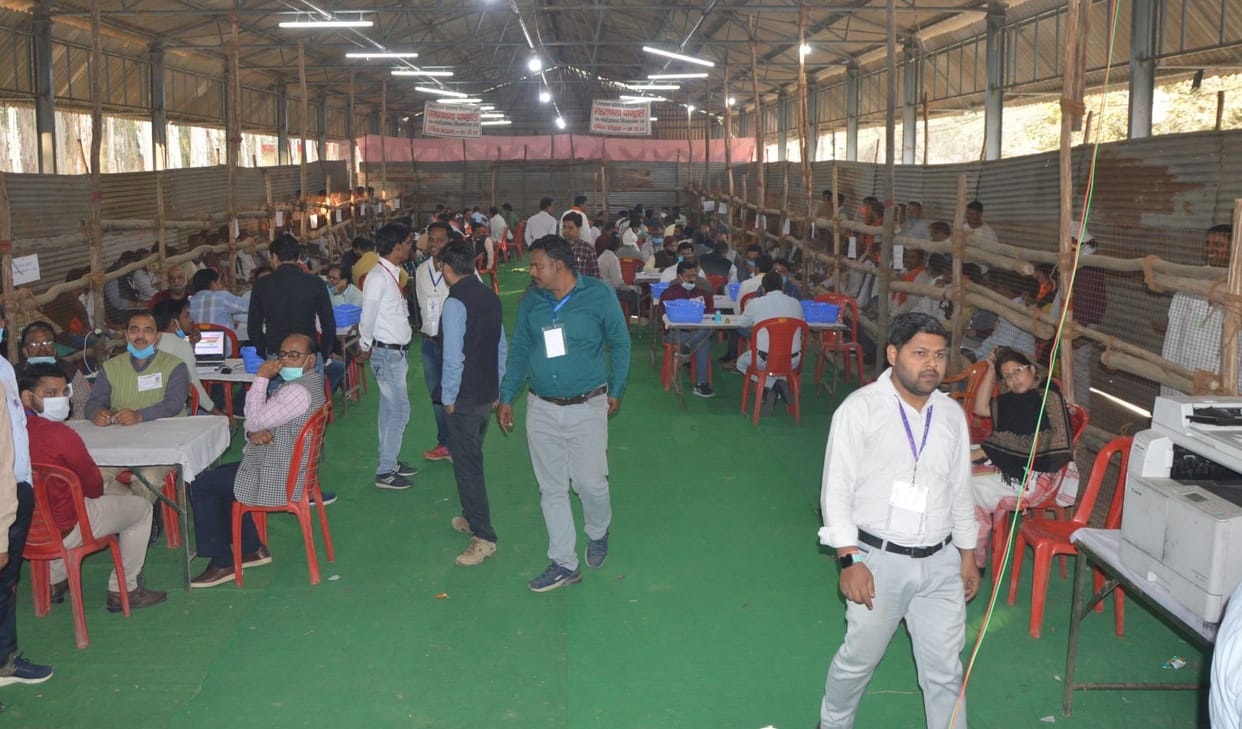 SP candidates get lead in postal votes