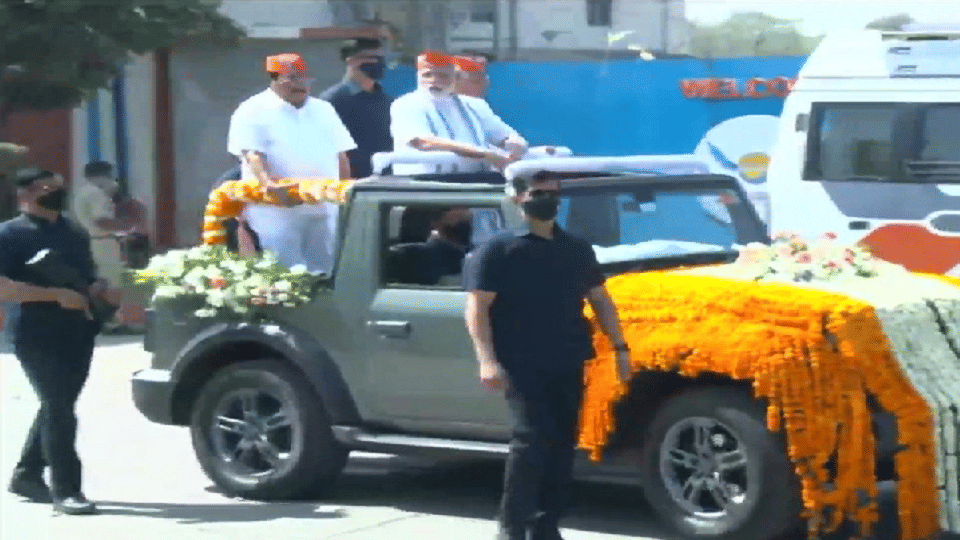 PM Narendra Modi Visit Gujarat Live News to Hold a Roadshow and Address a Rally in Ahmedabad Today