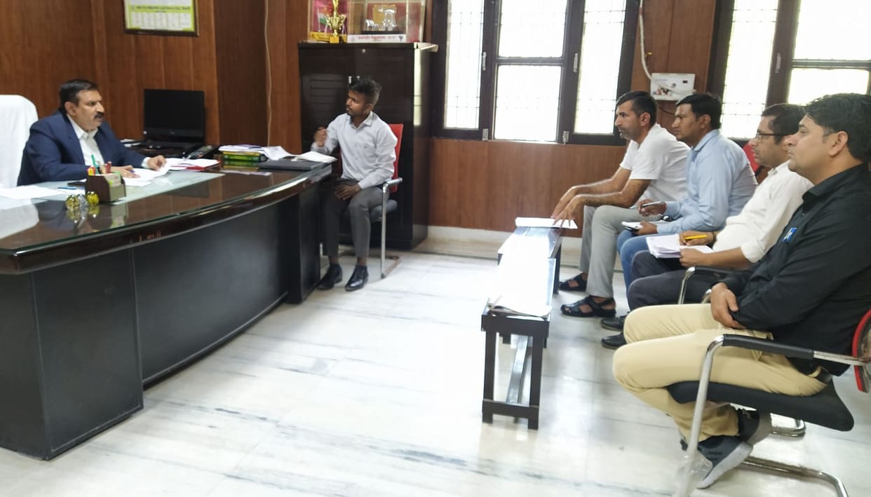 Give loans up to ten thousand to workers under PM Svanidhi Yojana: ADC