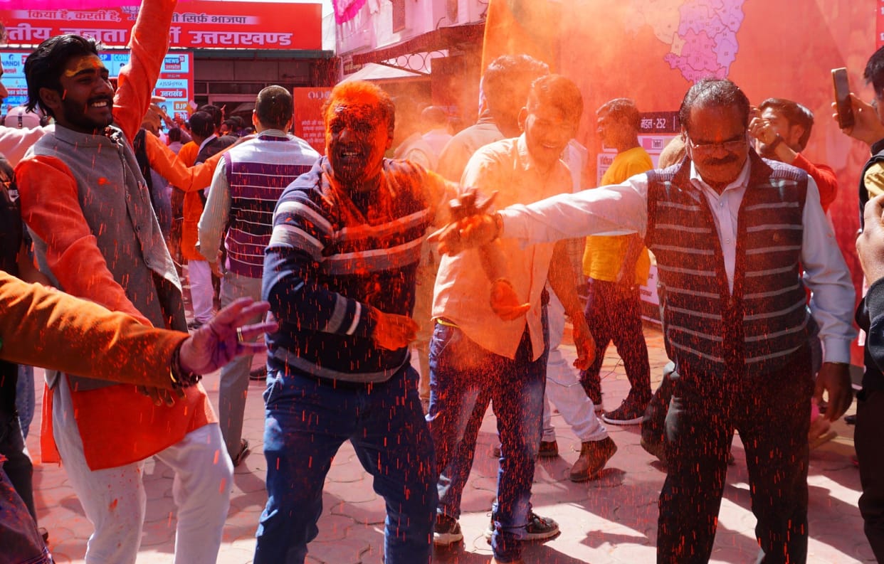 BJP supporters celebrated Holi-Deepawali together