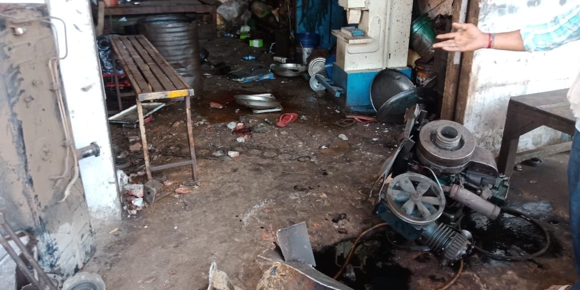 Compressor tank burst due to air pressure, one killed, another seriously injured