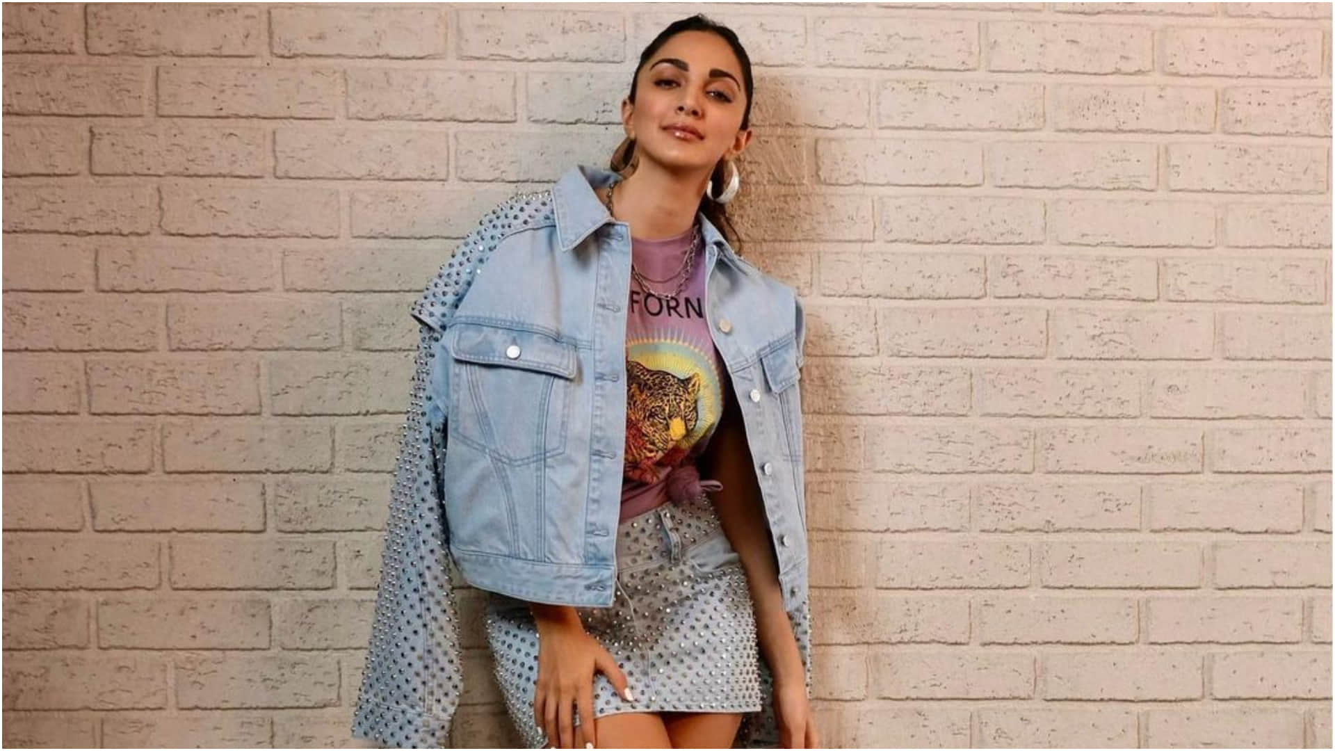 kiara advani in denim mini skirt with crop top and jacket perfect for summer fashion
