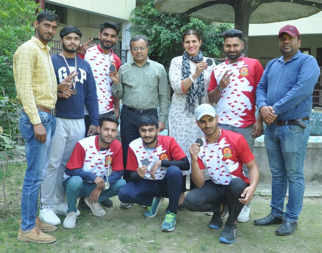 In the men's category of Wushu, SD College became the overall champion of Kurukshetra University.