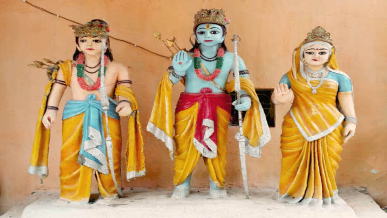 Read Everyday Ramcharitmanas Chaupai to Get Happiness Money and Peace in Life