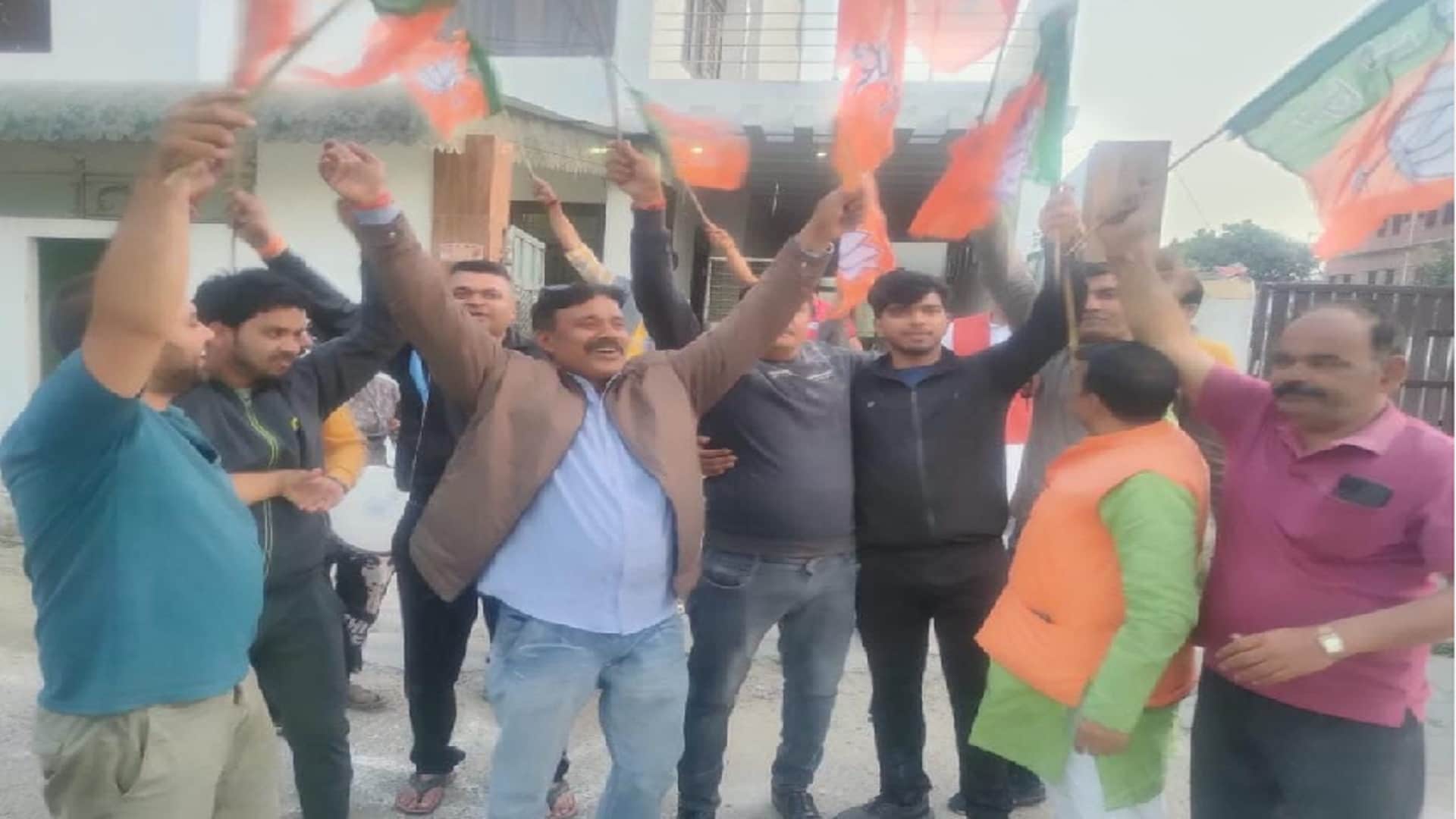 UP Election Result 2022 Workers have celebrated for victory of BJP party in Meerut see photos