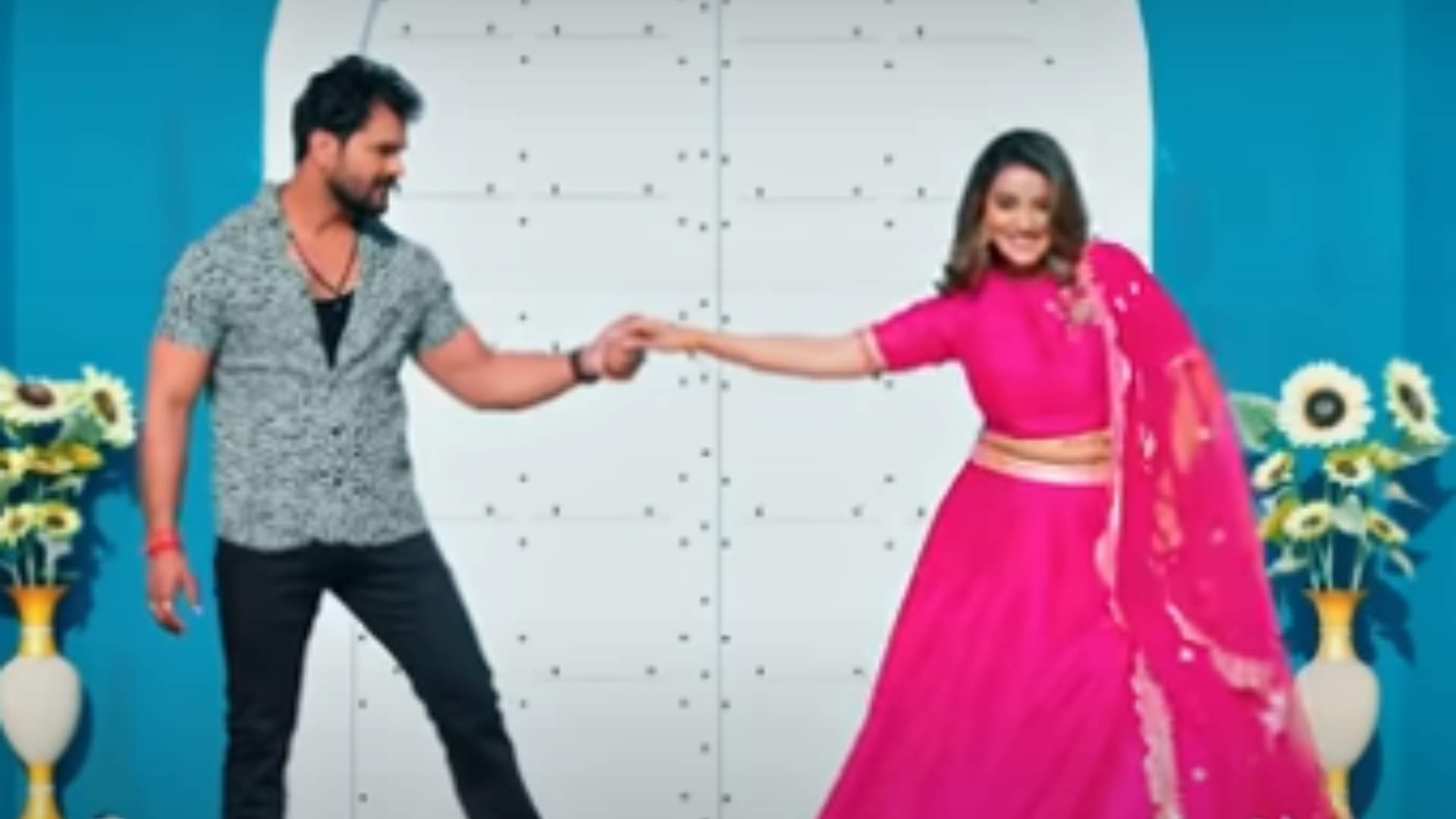 New Bhojpuri holi song meetha rang of Khesari Lal Yadav and Akashara Singh released