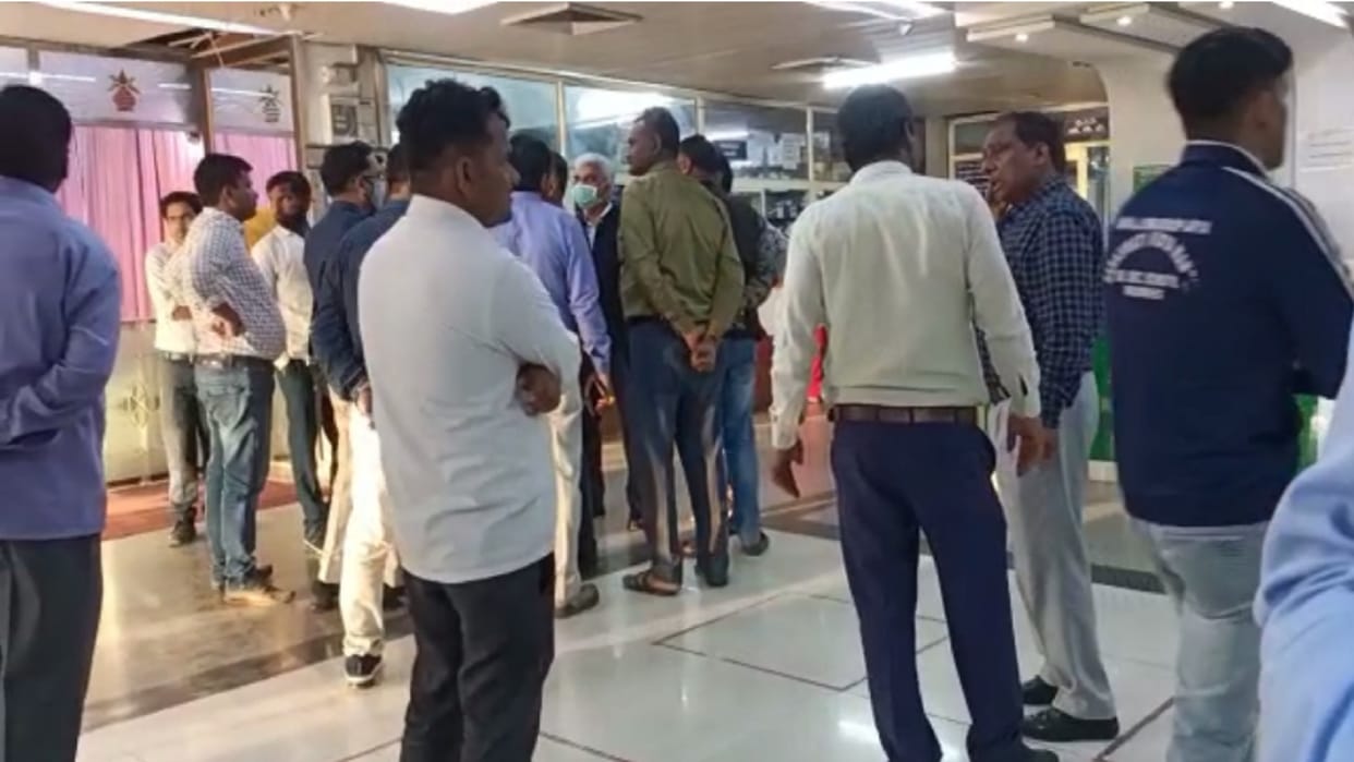 Meerut News: Crooks have shot the Dean Veterinary of Agriculture University