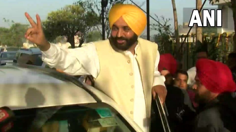 Bhagwant Mann, AAP CM candidate for Punjab leaves for Delhi