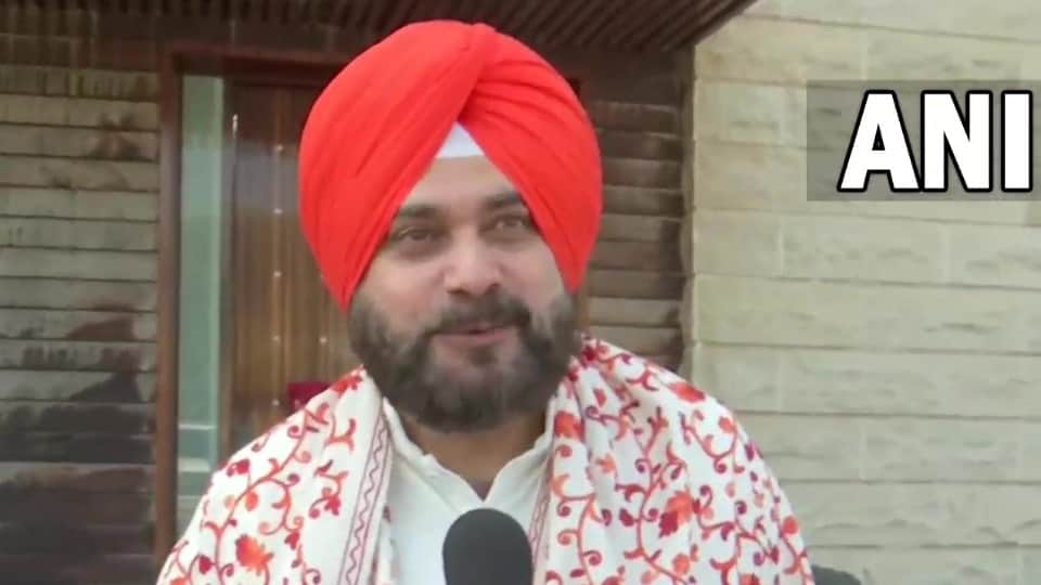 Navjot Singh Sidhu lost 35 kg weight in Patiala jail