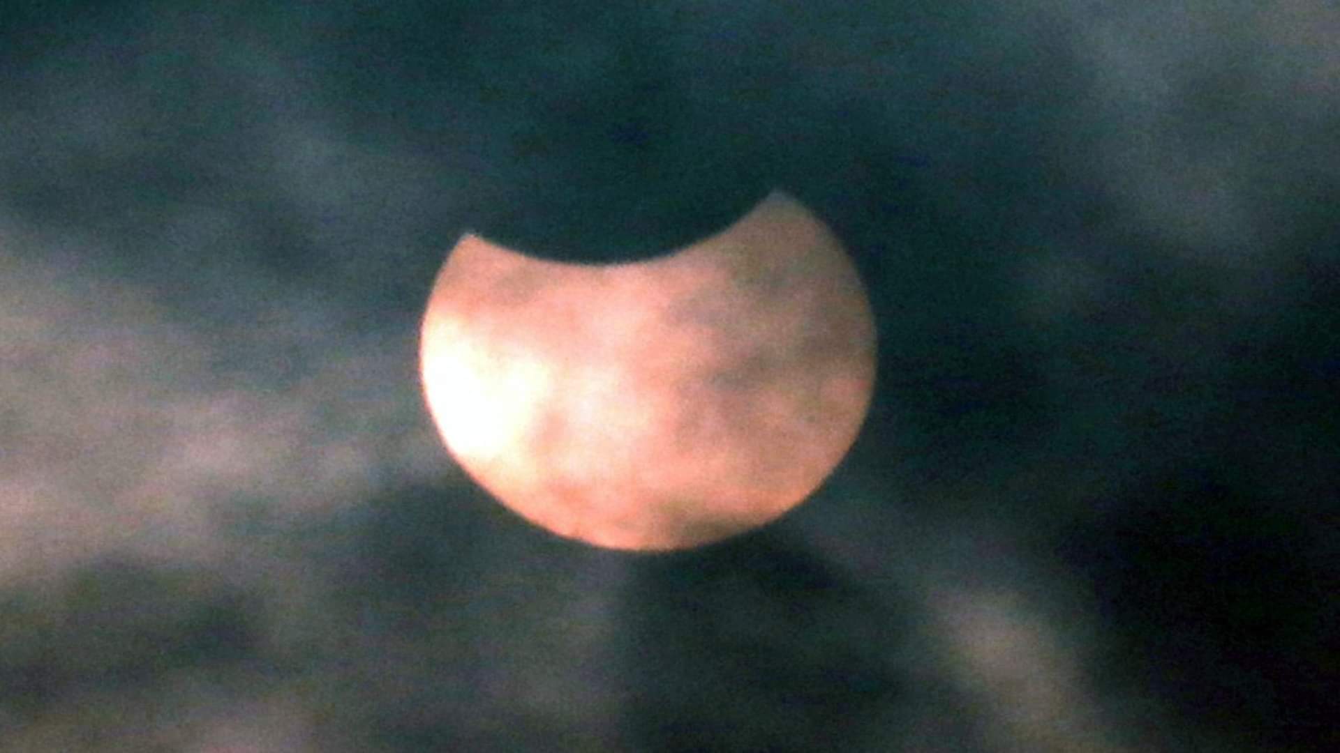 Grahan 2022 Two Big Eclipses Surya Grahan And Chandra grahan in Span of 15 Days These Zodiac May Get Benefits