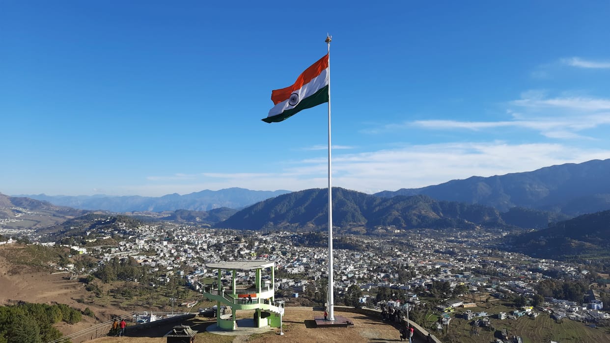 ????? ??? 100 feet high tricolor will float in Gunji