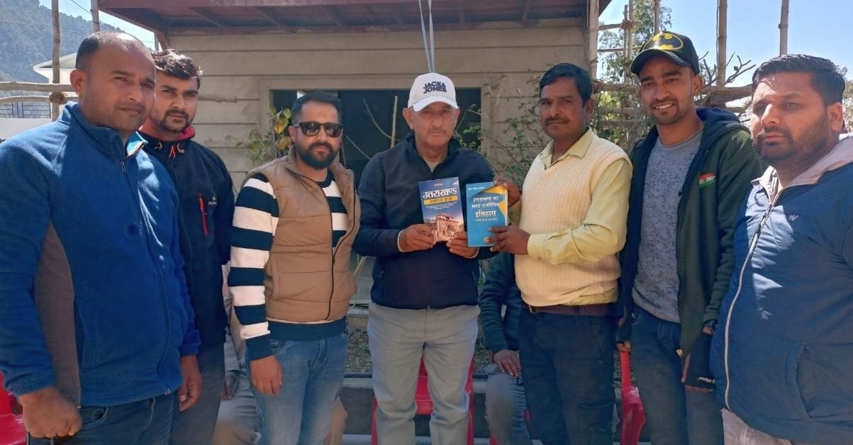 Many people gifted books to Mayukh Mahar
