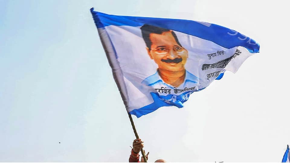 Kejriwal promises free education if AAP elected to power in Gujarat