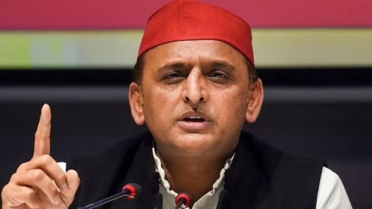 Lucknow: SP President Akhilesh Yadav raised questions on law and order, said- double engine car is trampling people