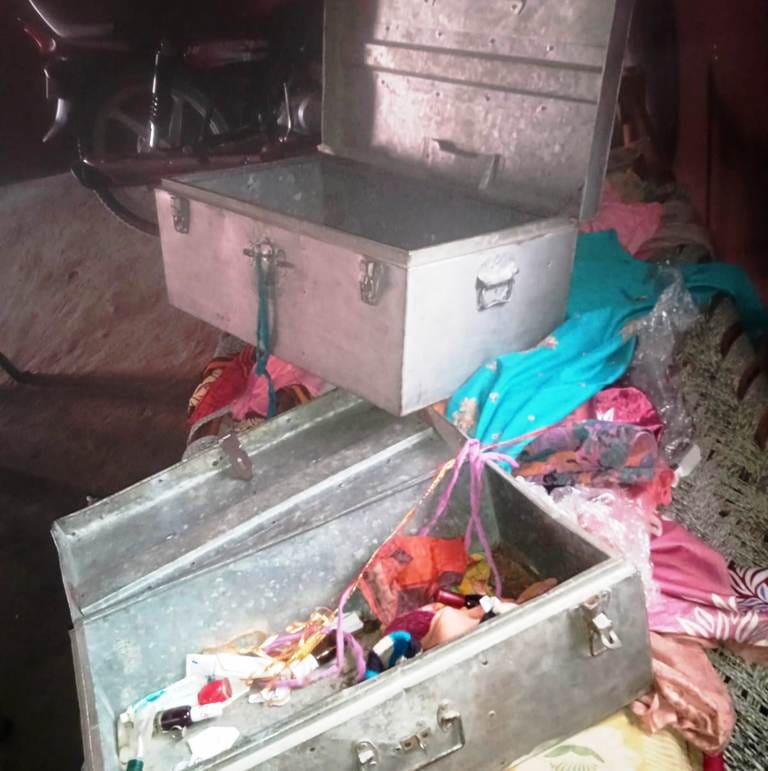 Jewelery stolen including cash worth two lakhs by breaking locks